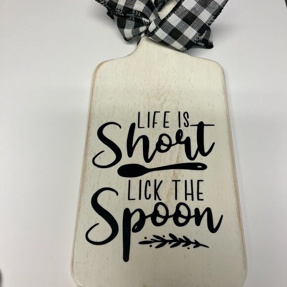 2 Wooden Decorative Hanging Cutting Boards - Picture 2 of 7